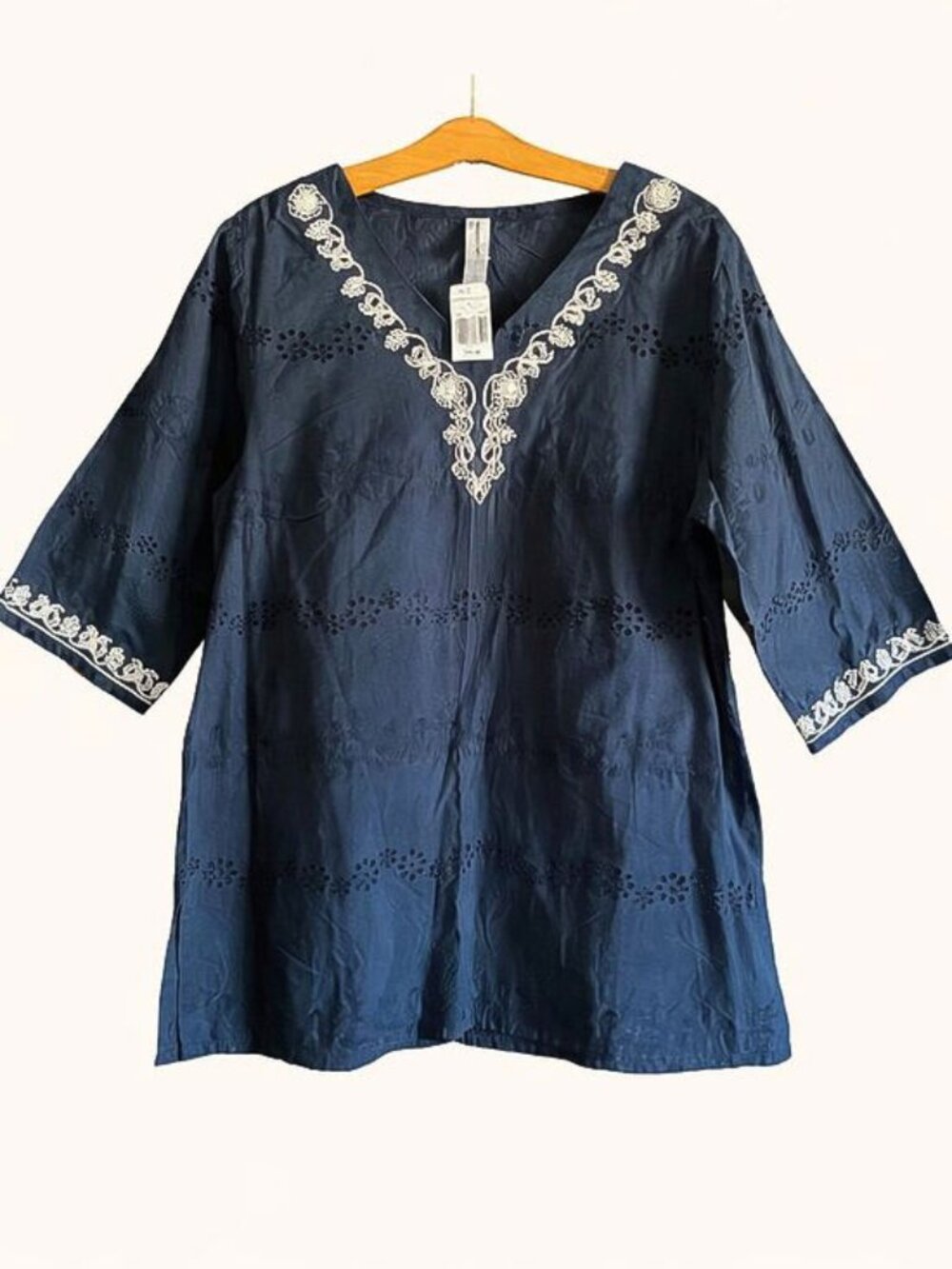 NWT Navy Blue Eyelit V-Neck Tunic w White Embroidered Trim XL
